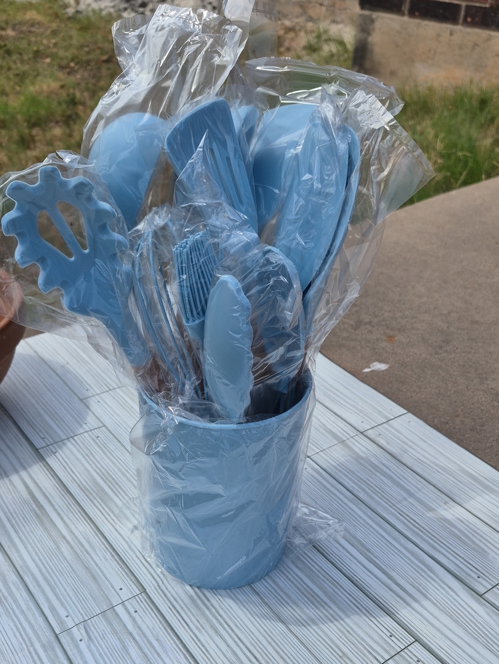 NWOT Kitchen Utensil Set with Holder